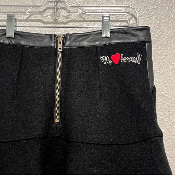 Desigual Mini Skirt Floral Embroidered Faux Leather Black Size Small 6 - Picture 4 of 6